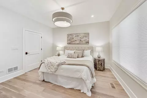 820 E Franklin Ave, Naperville, IL 60540 photo 11