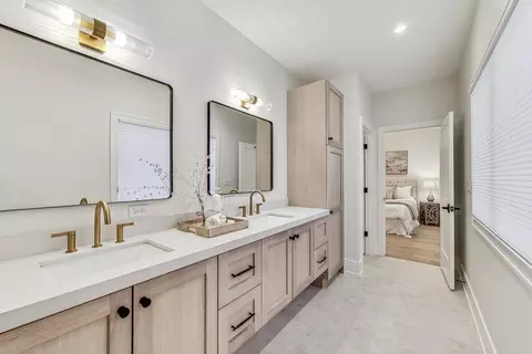 820 E Franklin Ave, Naperville, IL 60540 photo 12