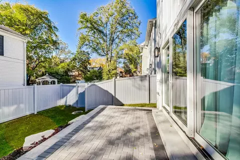 820 E Franklin Ave, Naperville, IL 60540 photo 22