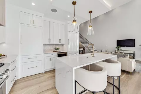 820 E Franklin Ave, Naperville, IL 60540 photo 5