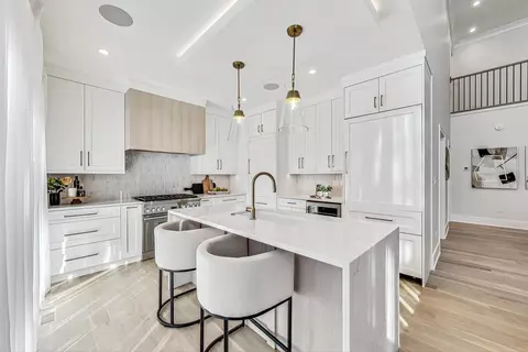 820 E Franklin Ave, Naperville, IL 60540 photo 3