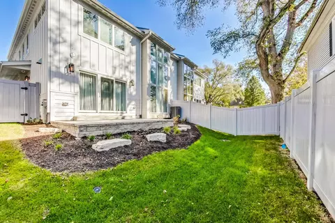 820 E Franklin Ave, Naperville, IL 60540 photo 21