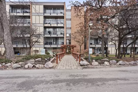 6020 Oakwood Dr #3K, Lisle, IL 60532