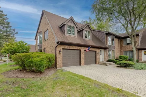 11153 Regency Dr, Westchester, IL 60154