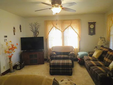 1027 Bluff Rd, Dixon, IL 61021 photo 4