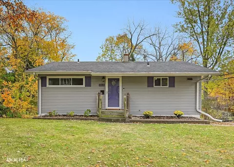 313 Knollwood Dr, Dekalb, IL 60115