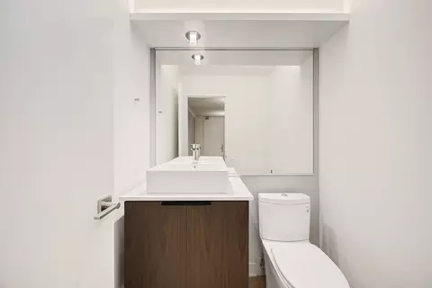 Bath - 110 E Delaware Pl #1004, Chicago, IL 60611 photo 2 of 2