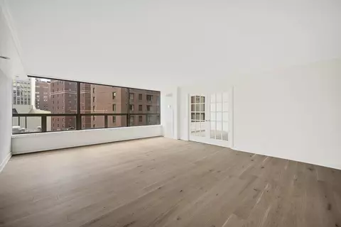 Living - 110 E Delaware Pl #1004, Chicago, IL 60611 photo 3 of 9