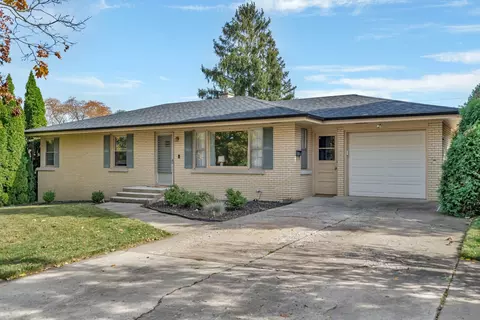 2002 S Hamilton St, Lockport, IL 60441