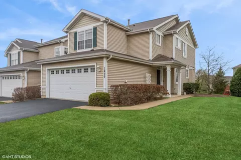 1429 W Remington Ln, Round Lake, IL 60073