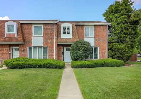 1104 63rd St, Downers Grove, IL 60516