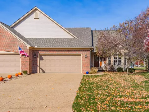 8 Alder Ct, Bloomington, IL 61704