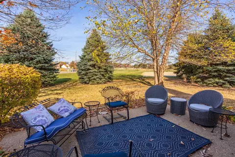 8 Alder Ct, Bloomington, IL 61704 photo 3