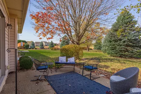 8 Alder Ct, Bloomington, IL 61704 photo 39