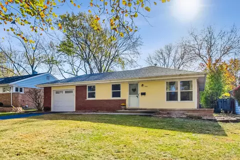 1965 Thornwood Ln, Northbrook, IL 60062