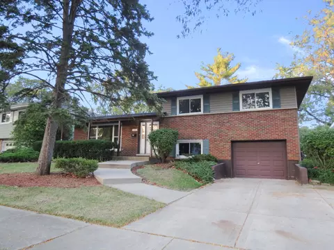 59 Lombard Cir, Lombard, IL 60148