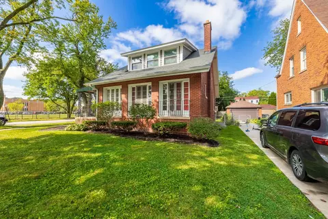 9160 S Hamilton Ave, Chicago, IL 60643