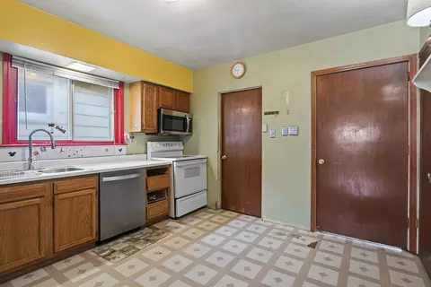 919 Hannah Ave, Forest Park, IL 60130 photo 10