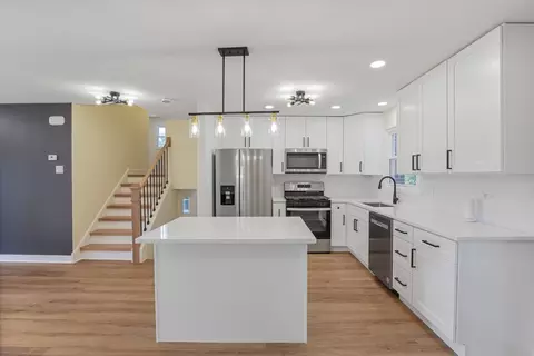 Kitchen - 225 Broker Ave, Itasca, IL 60143 photo 1 of 5