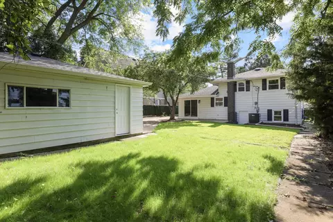 Exterior - 225 Broker Ave, Itasca, IL 60143 photo 3 of 4