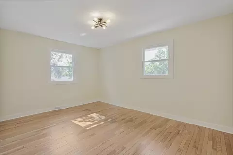 Bedroom - 225 Broker Ave, Itasca, IL 60143 photo 3 of 7