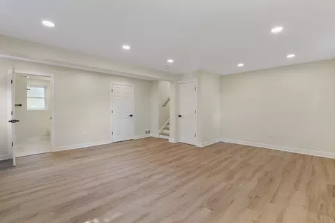 Living - 225 Broker Ave, Itasca, IL 60143 photo 9 of 10