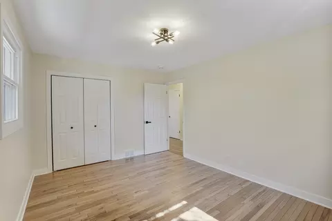 Bedroom - 225 Broker Ave, Itasca, IL 60143 photo 4 of 7