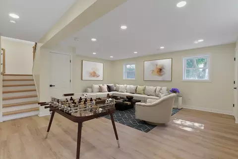 Living - 225 Broker Ave, Itasca, IL 60143 photo 4 of 10