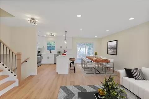 Living - 225 Broker Ave, Itasca, IL 60143 photo 2 of 10