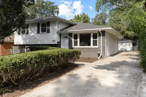 225 Broker Ave, Itasca, IL 60143