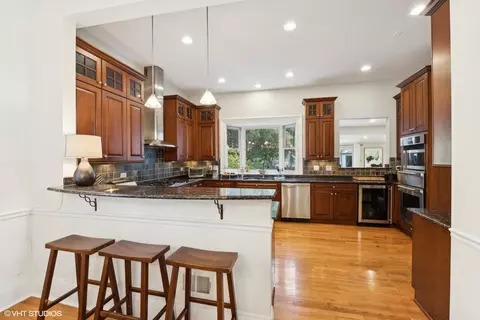 129 Barrypoint Rd, Riverside, IL 60546 photo 12