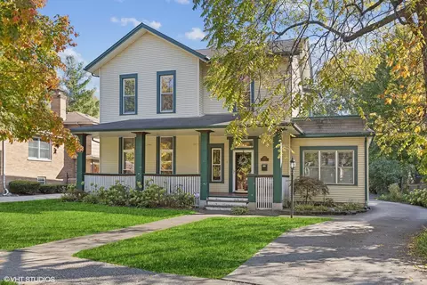 129 Barrypoint Rd, Riverside, IL 60546