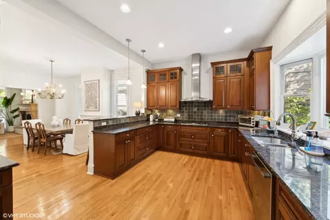 129 Barrypoint Rd, Riverside, IL 60546 photo 15