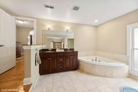 129 Barrypoint Rd, Riverside, IL 60546 photo 26