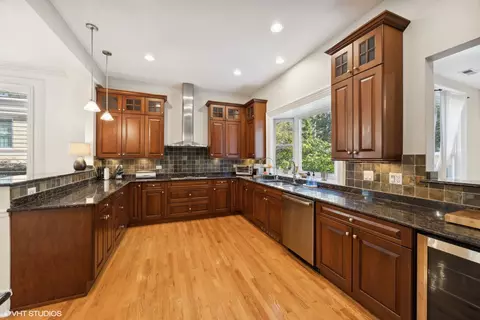 129 Barrypoint Rd, Riverside, IL 60546 photo 13