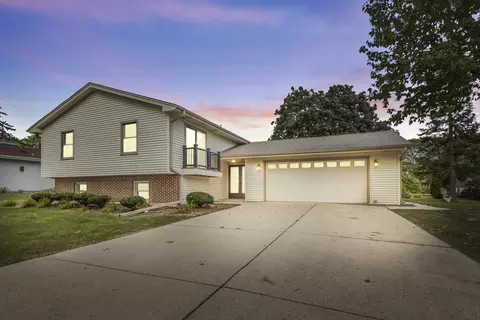 6 N481 Fairway Ln, Itasca, IL 60143