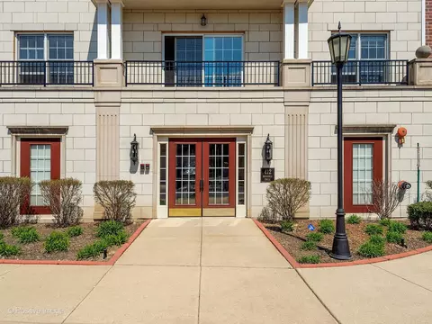 412 Mcdaniels Cir #502, Clarendon Hills, IL 60514