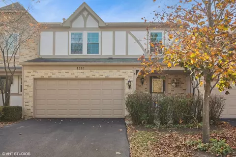 4578 N Sapphire Dr, Hoffman Estates, IL 60192