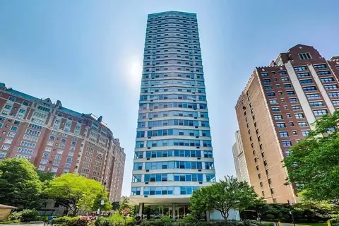 3900 N Lake Shore Dr #12H, Chicago, IL 60613