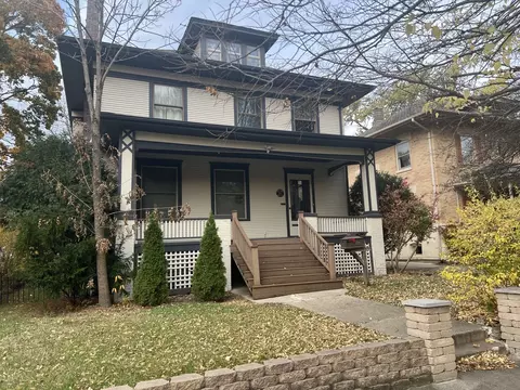 851 W Downer Pl, Aurora, IL 60506