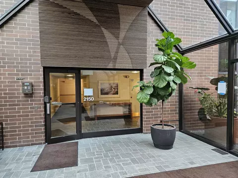 2150 Bouterse St #106, Park Ridge, IL 60068