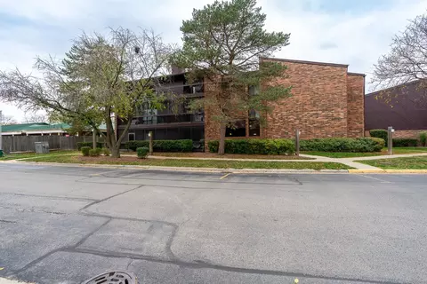 14533 Walden Ct #G1, Oak Forest, IL 60452
