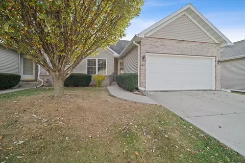 107 N Blair Dr #20, Normal, IL 61761