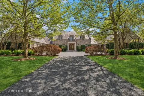 695 W Old Mill Rd, Lake Forest, IL 60045
