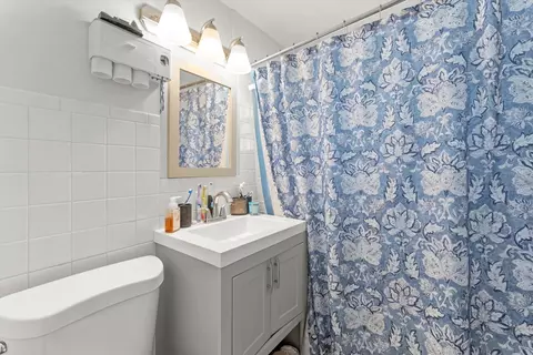 Bath - 3334 Heather Dr, Markham, IL 60428 photo 1 of 1