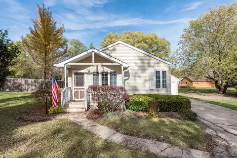 25464 W Greenview Ave, Antioch, IL 60002