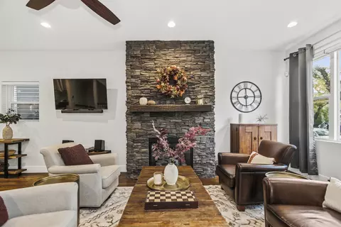 Living - 4055 N Drake Ave, Chicago, IL 60618 photo 1 of 3