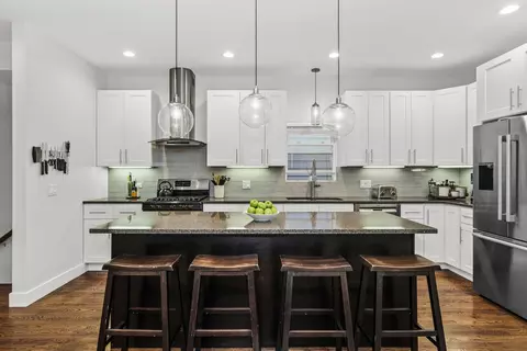 Kitchen - 4055 N Drake Ave, Chicago, IL 60618 photo 1 of 3