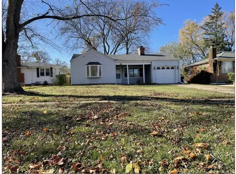 806 N Ellis Ave, Wheaton, IL 60187