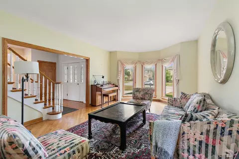 Living - 471 Ford Ln, Bartlett, IL 60103 photo 1 of 6